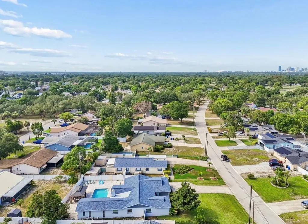 5127 Caesar Way S St Petersburg FL 33712
