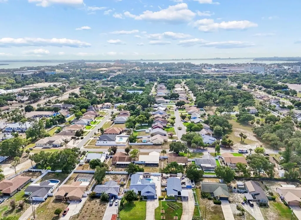 5127 Caesar Way S St Petersburg FL 33712