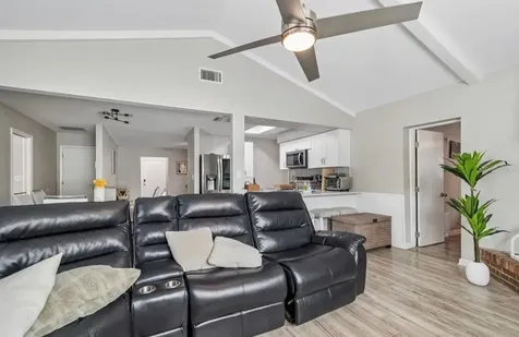 5127 Caesar Way S St Petersburg FL 33712