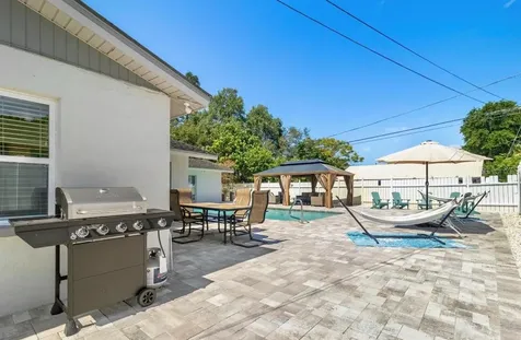 5127 Caesar Way S St Petersburg FL 33712