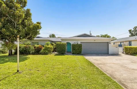 5127 Caesar Way S St Petersburg FL 33712