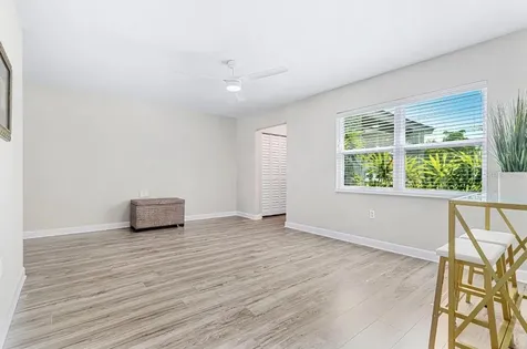 5127 Caesar Way S St Petersburg FL 33712