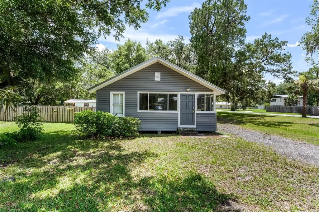 302 Park Avenue Hastings FL 32145