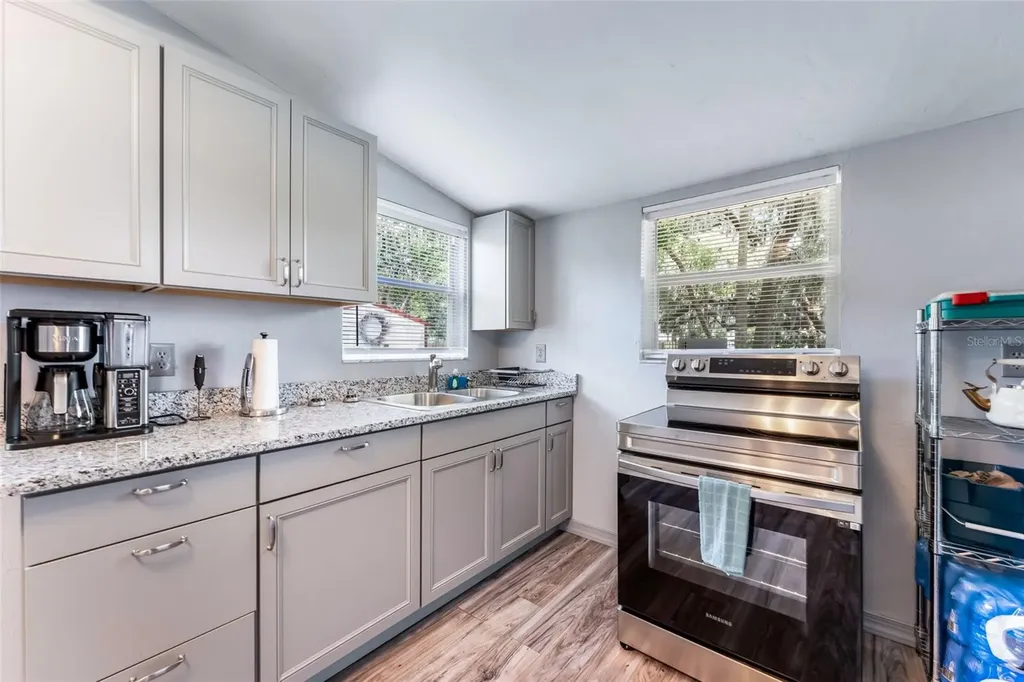302 Park Avenue Hastings FL 32145