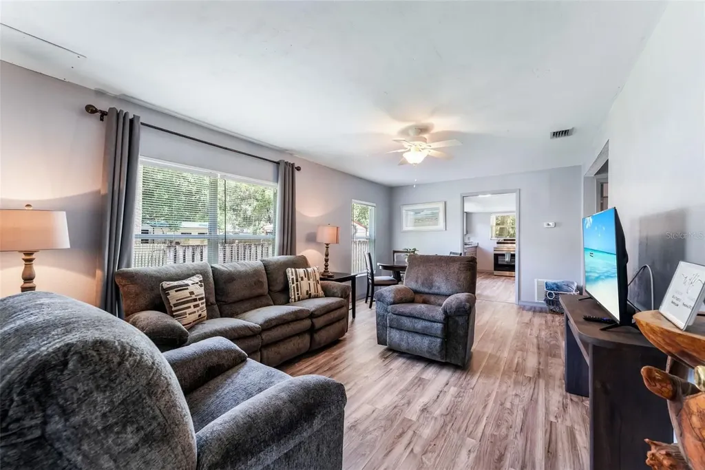 302 Park Avenue Hastings FL 32145