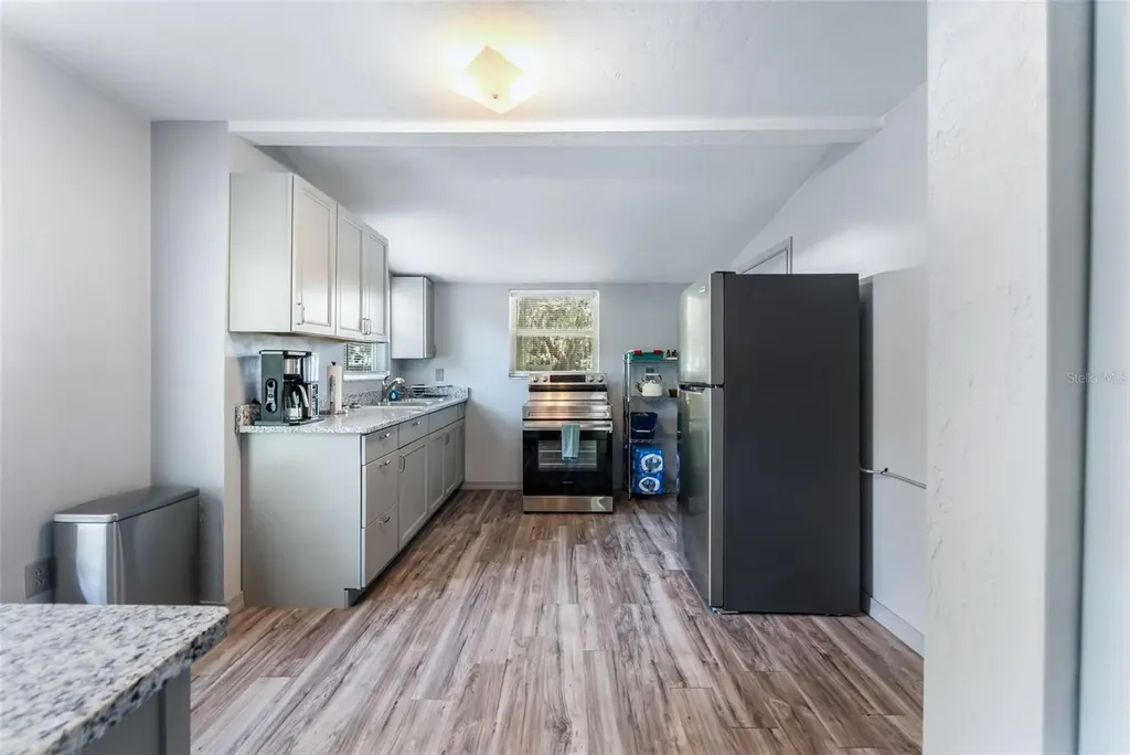 302 Park Avenue Hastings FL 32145