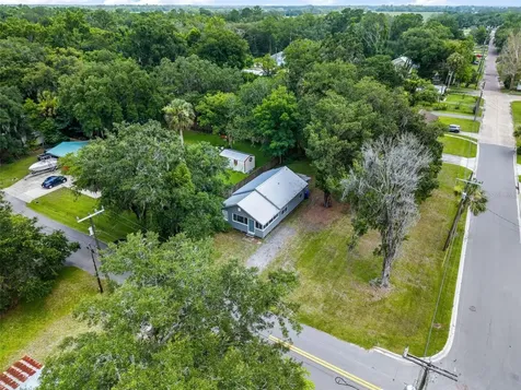 302 Park Avenue Hastings FL 32145