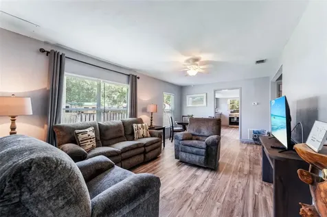 302 Park Avenue Hastings FL 32145