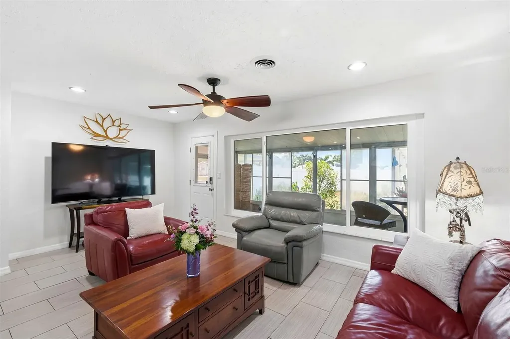 6765 3rd Avenue N St Petersburg FL 33710