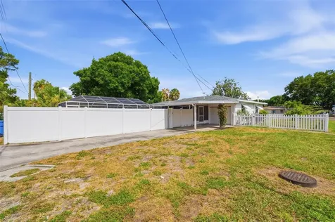 6765 3rd Avenue N St Petersburg FL 33710
