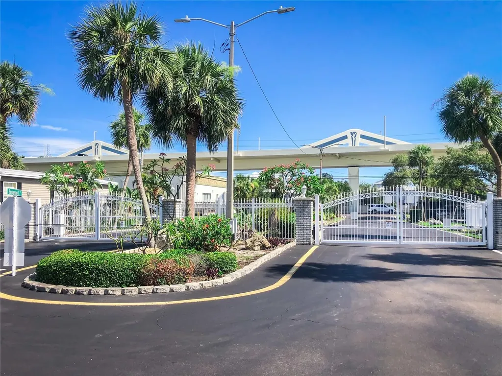 4851 W Gandy Boulevard Tampa FL 33611
