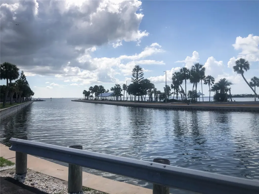 4851 W Gandy Boulevard Tampa FL 33611