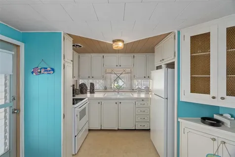 4851 W Gandy Boulevard Tampa FL 33611