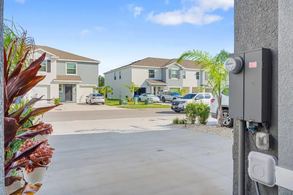 5052 Captain Davis Drive Wimauma FL 33598