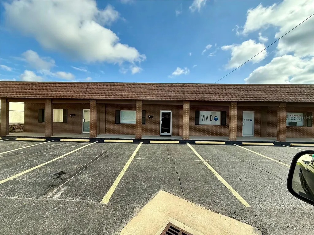 1804 W Baker Street Plant City FL 33563