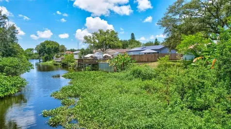 504 7th Street SE Largo FL 33771