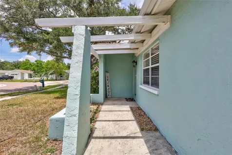 504 7th Street SE Largo FL 33771