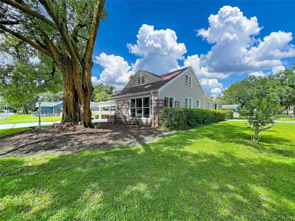 607 N Merrin Street Plant City FL 33563