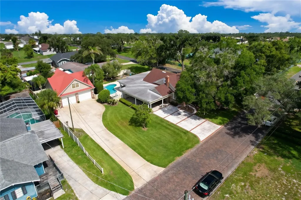 607 N Merrin Street Plant City FL 33563