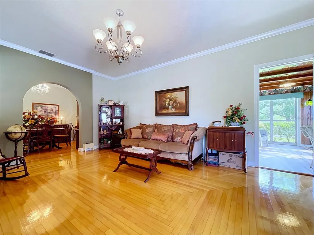 607 N Merrin Street Plant City FL 33563