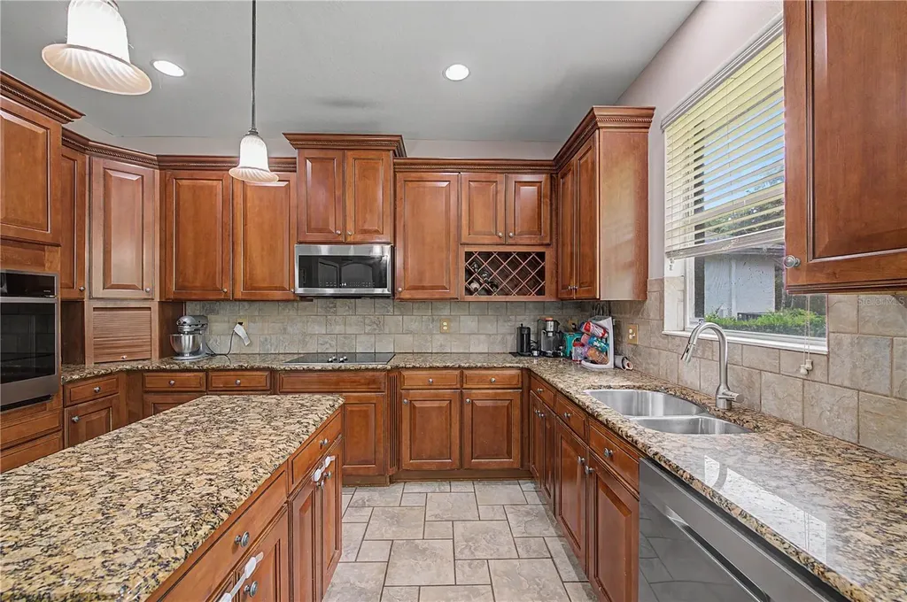 8137 Lagerfeld Drive Land O Lakes FL 34637