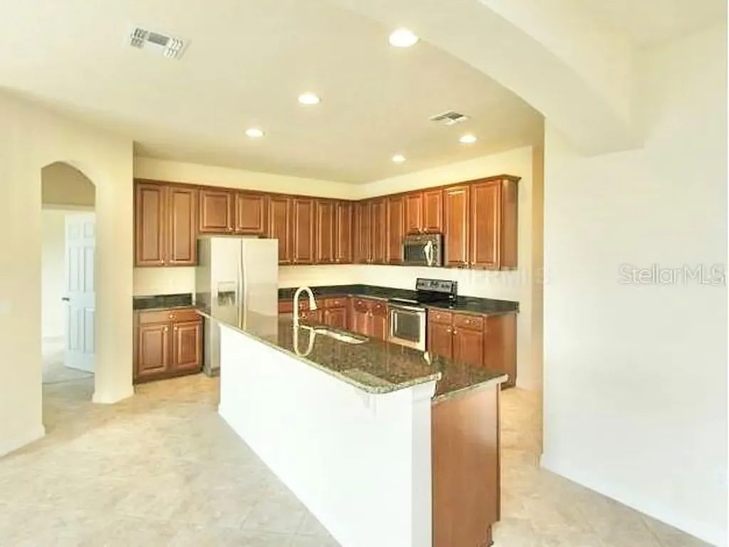 2103 Candlenut Circle Apopka FL 32712