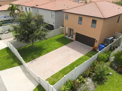 2022 Bent Grass Avenue Ocoee FL 34761