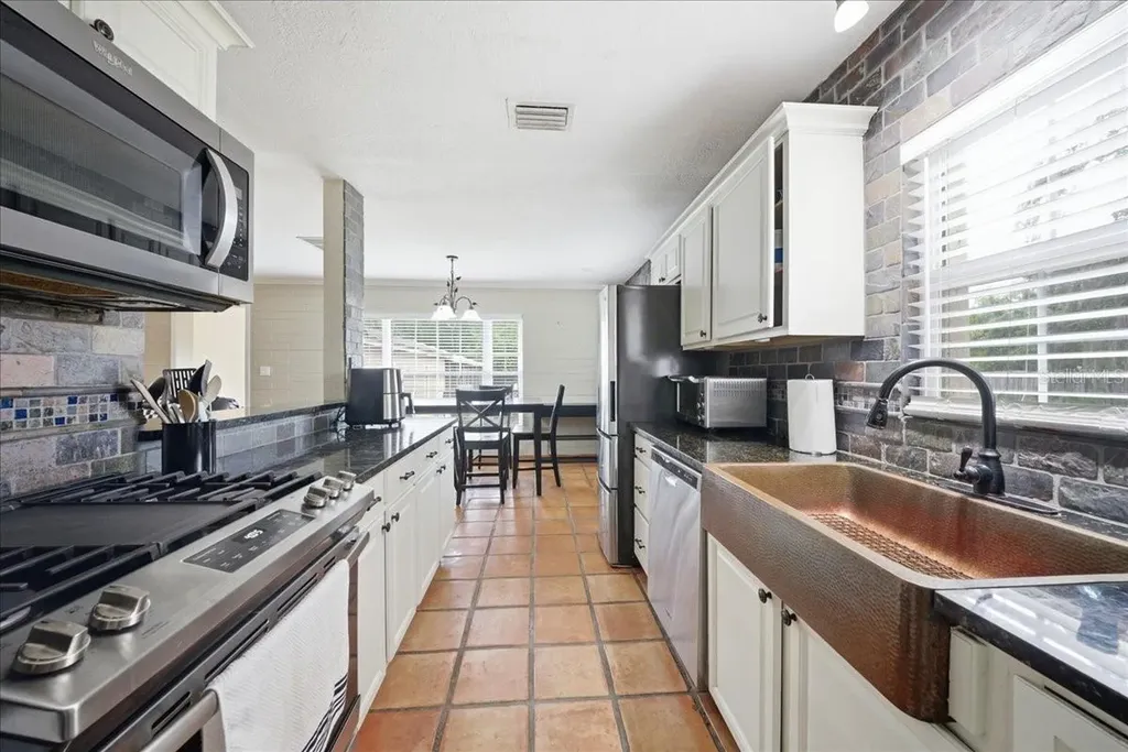 8095 Rose Avenue Orlando FL 32810