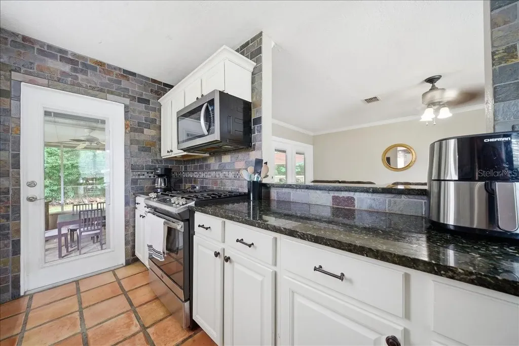 8095 Rose Avenue Orlando FL 32810