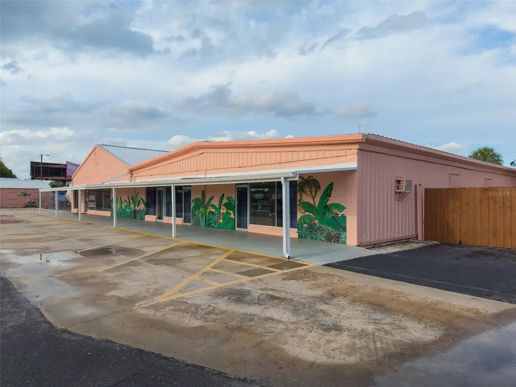 4809 N Orange Blossom Trail Orlando FL 32810