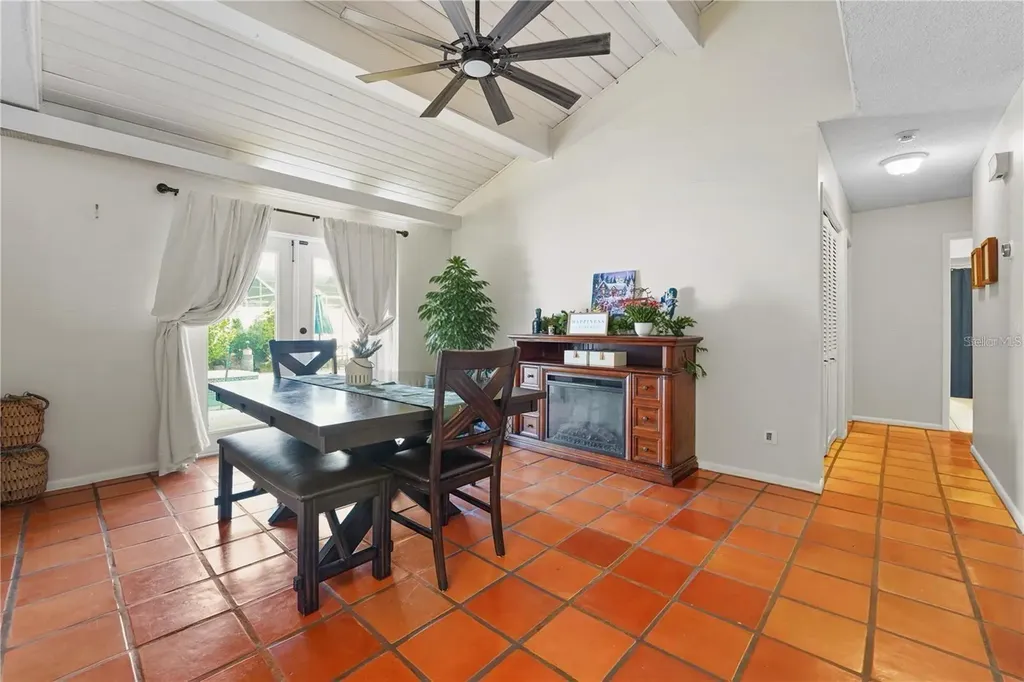 7523 Barry Road Tampa FL 33634