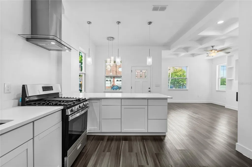 2141 Upton Court S St Petersburg FL 33712
