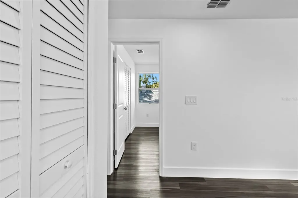 2141 Upton Court S St Petersburg FL 33712