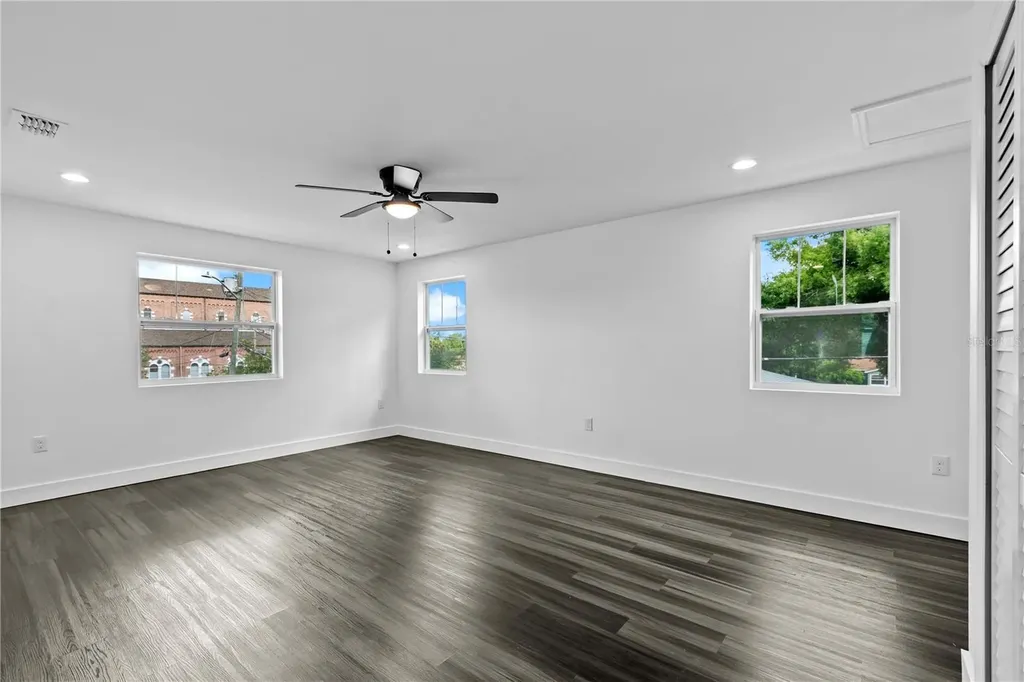 2141 Upton Court S St Petersburg FL 33712