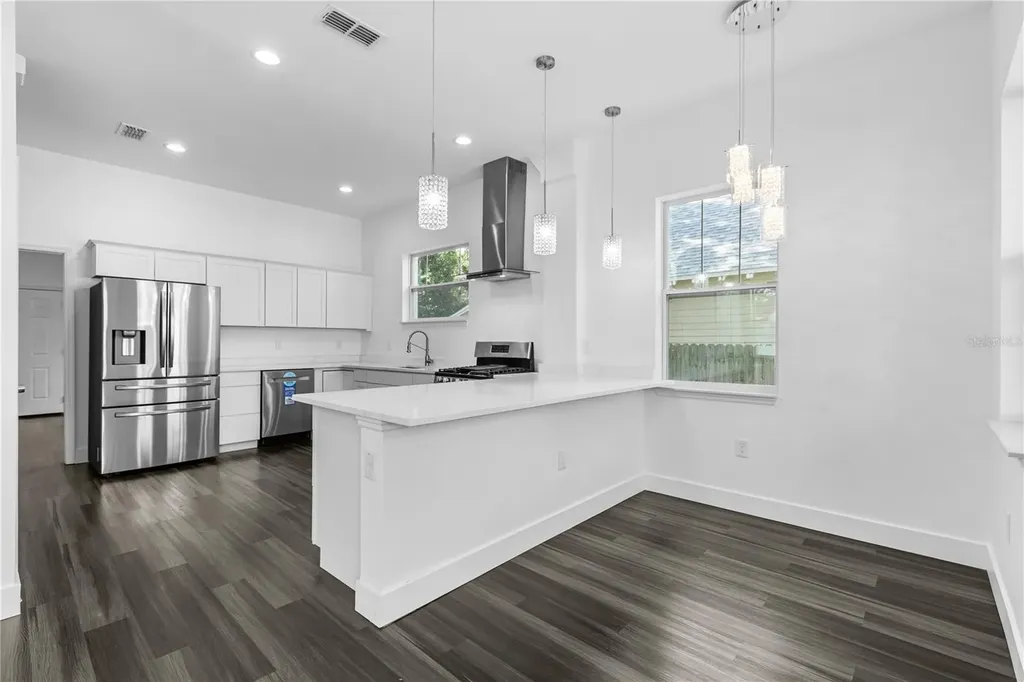 2141 Upton Court S St Petersburg FL 33712