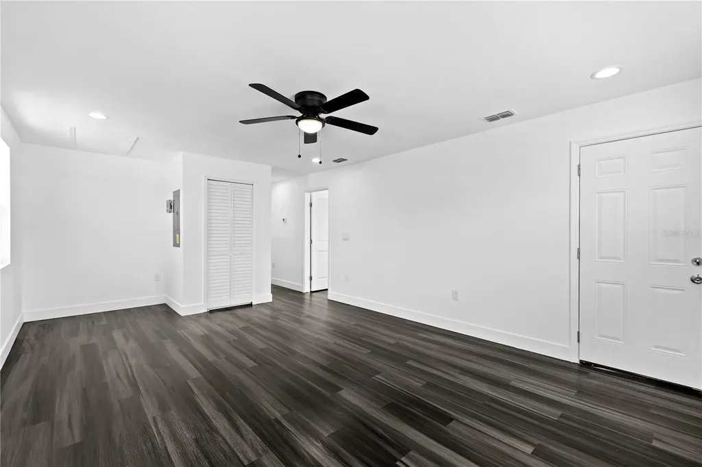 2141 Upton Court S St Petersburg FL 33712