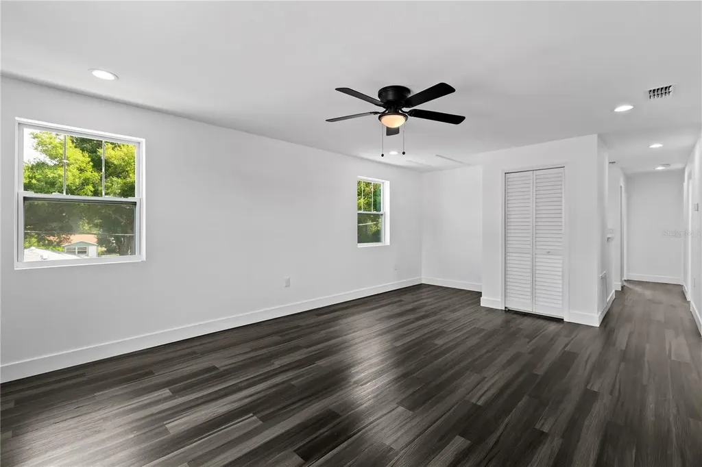2141 Upton Court S St Petersburg FL 33712