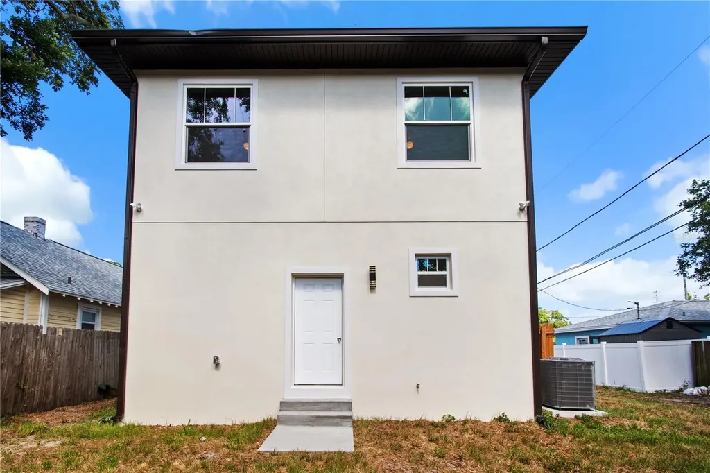 2141 Upton Court S St Petersburg FL 33712