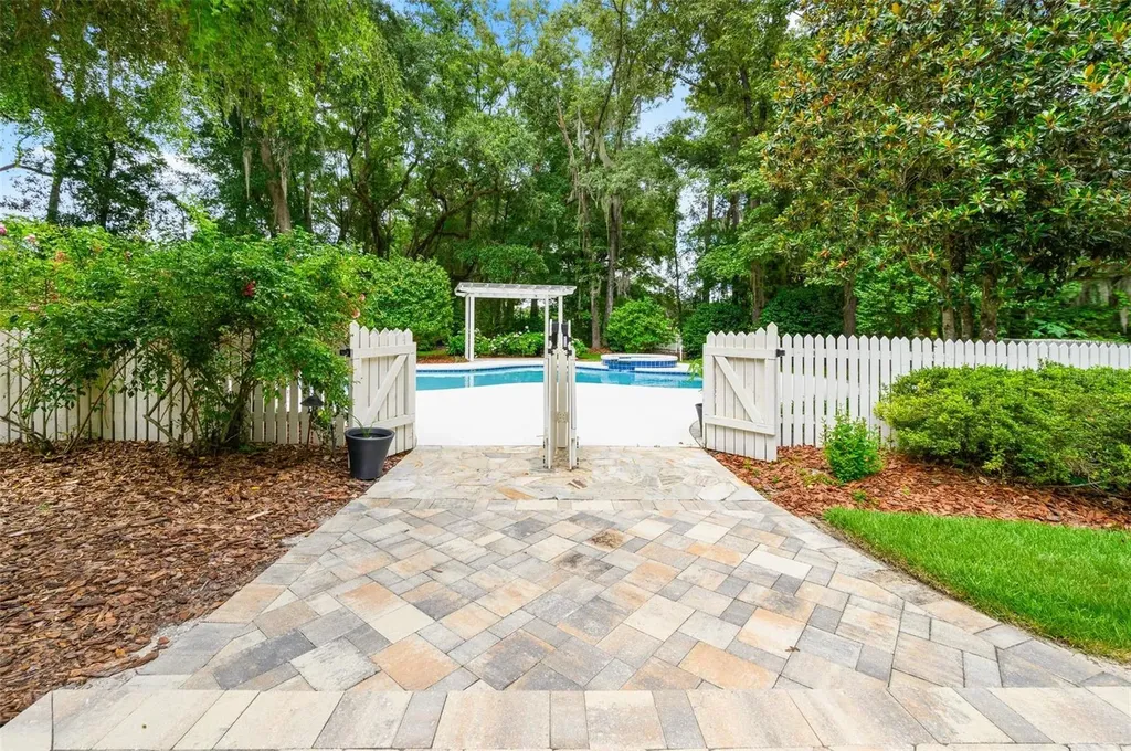 10005 SW 48th Place Gainesville FL 32608