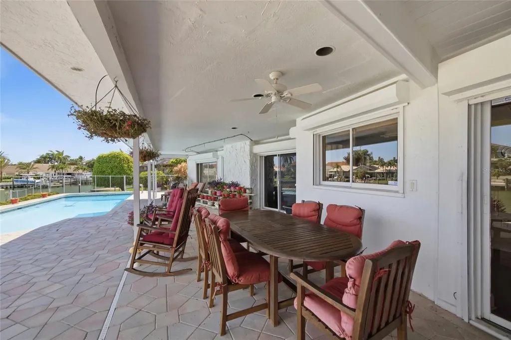 4912 58th Avenue S St Petersburg FL 33715