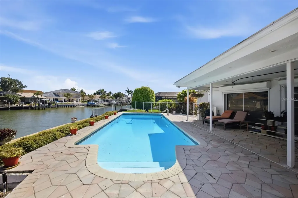 4912 58th Avenue S St Petersburg FL 33715