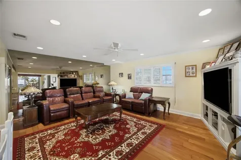 4912 58th Avenue S St Petersburg FL 33715