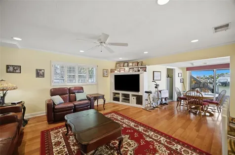 4912 58th Avenue S St Petersburg FL 33715