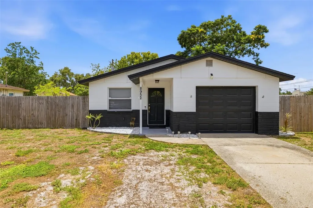 8952 Narcissus Avenue Seminole FL 33777
