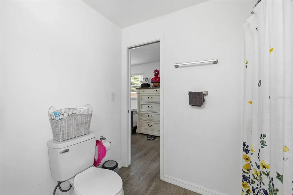 8952 Narcissus Avenue Seminole FL 33777