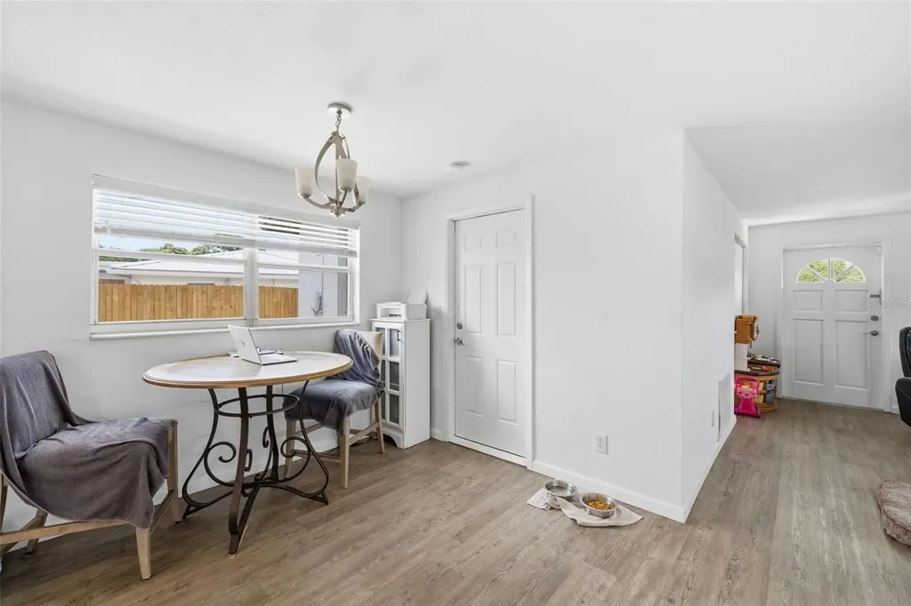 8952 Narcissus Avenue Seminole FL 33777
