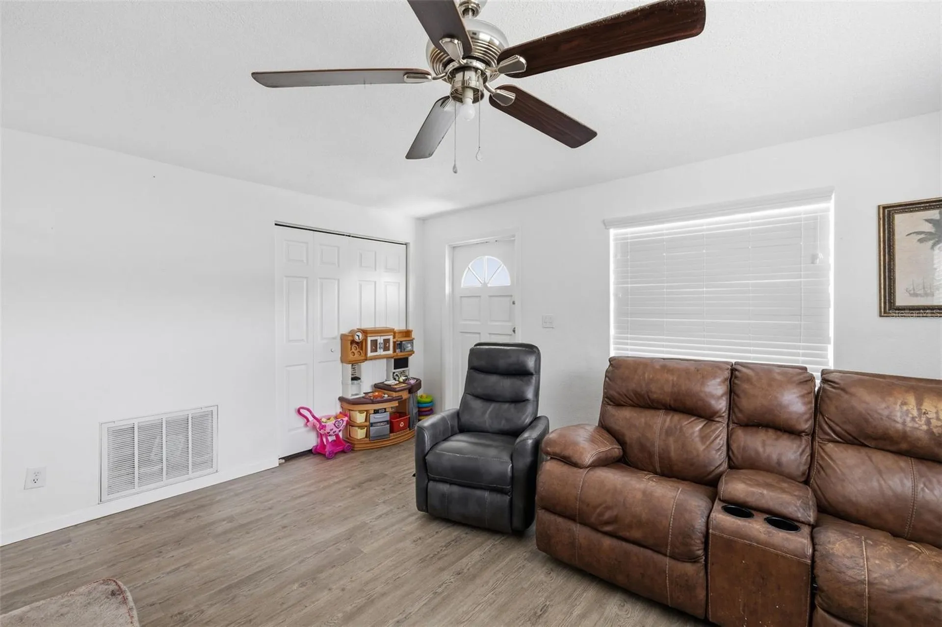 8952 Narcissus Avenue Seminole FL 33777