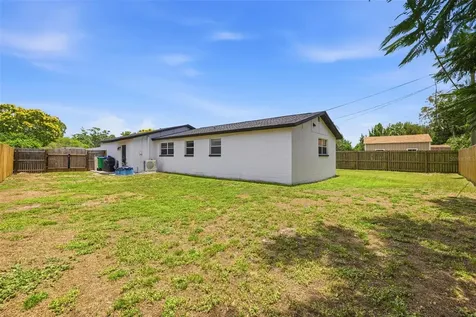 8952 Narcissus Avenue Seminole FL 33777
