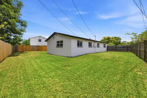 8952 Narcissus Avenue Seminole FL 33777