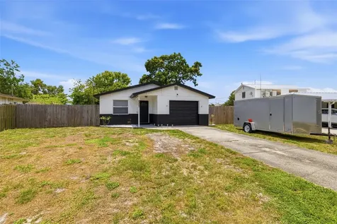 8952 Narcissus Avenue Seminole FL 33777